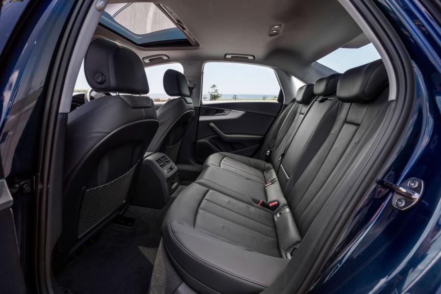 Интерьер Audi A4 2.0 TFSI (B9) 2016 года  (AU) (фото 13 из 14)